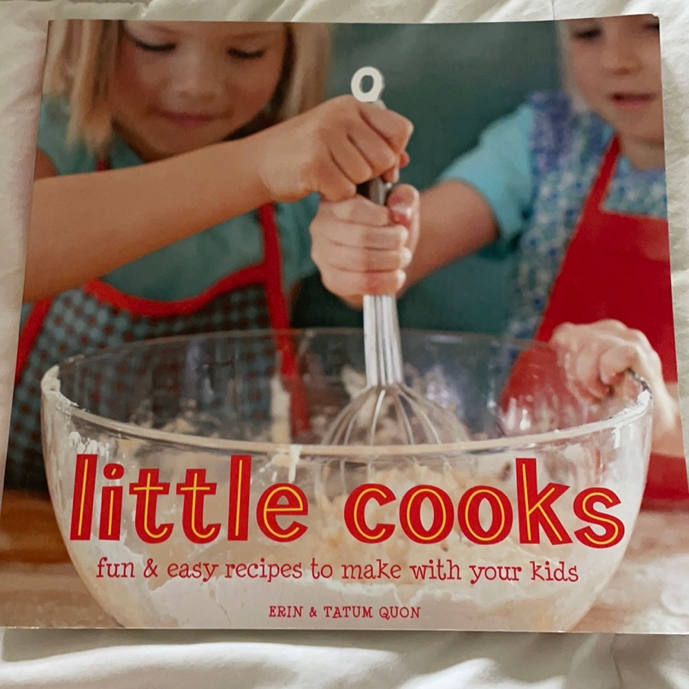 Little Cooks Cookbook - Erin and Tatum Quon
